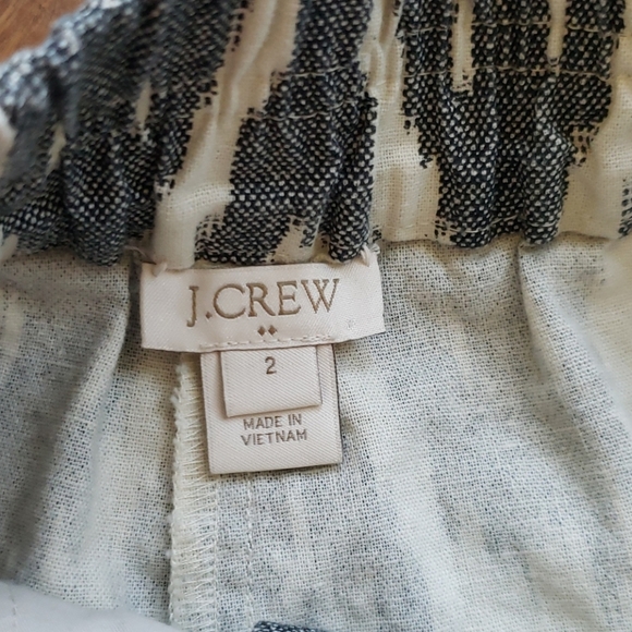 J. Crew Gray and White Patterned Women Shorts - Picture 4 of 7